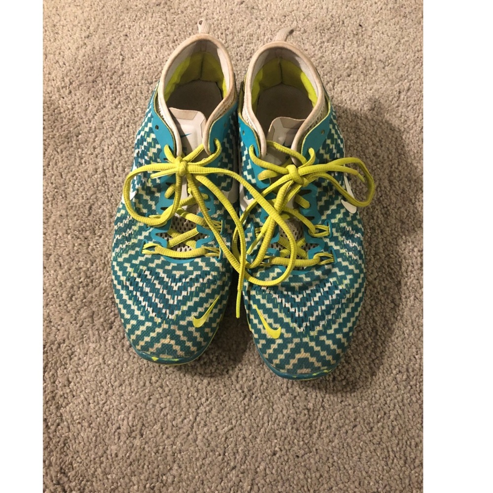 Nike tennis shoes